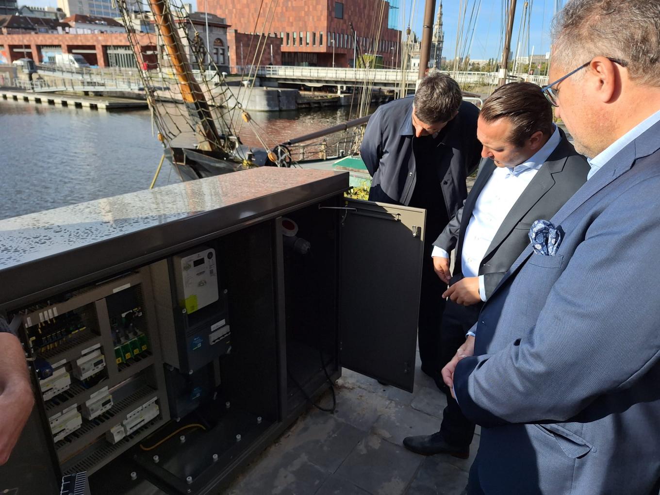 walstroomkast in de haven van Antwerpen