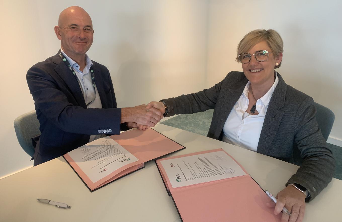 signature du contrat entre ECS et Brussels airport