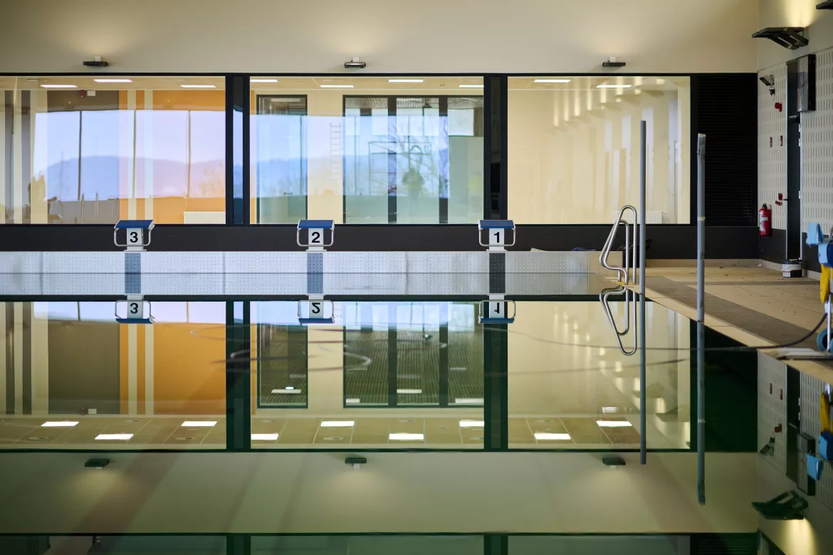 l'intérieur de la nouvelle piscine écologique d'Athus
