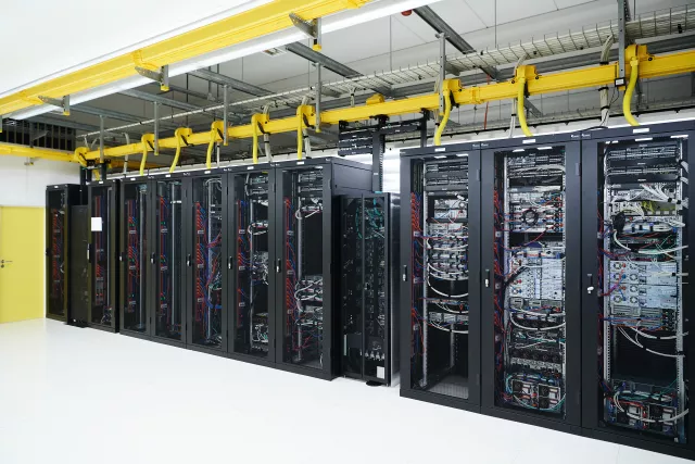 telecommunication distribution network