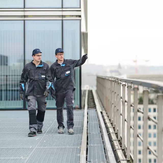 2 techniciens sur la tour Belfius